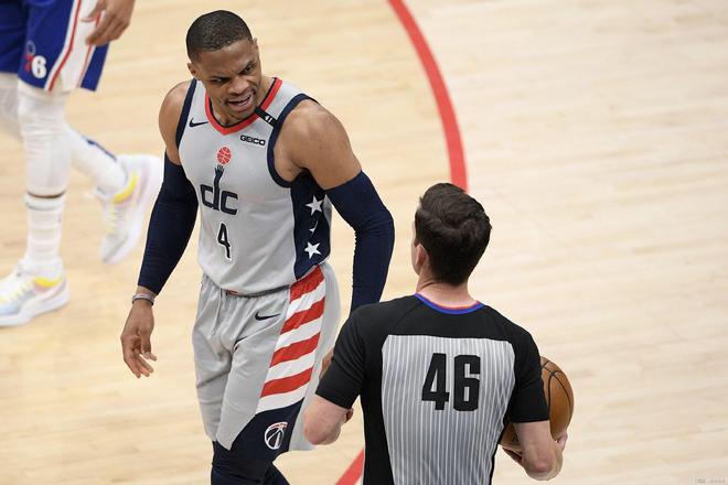 他以快速的 他以快速的